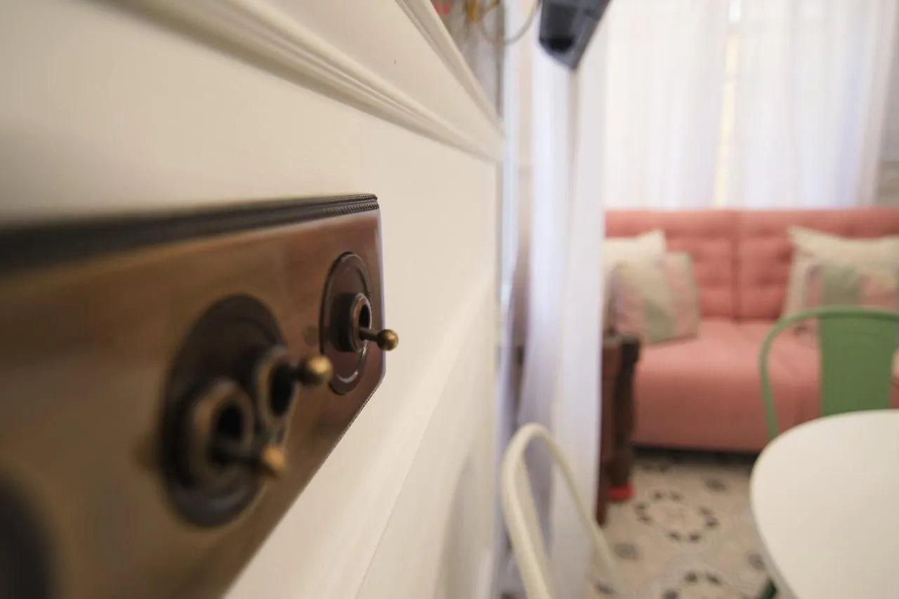 Mara'S Apartments Torremolinos La Mar - Beachfront Tiny House - Bajondillo