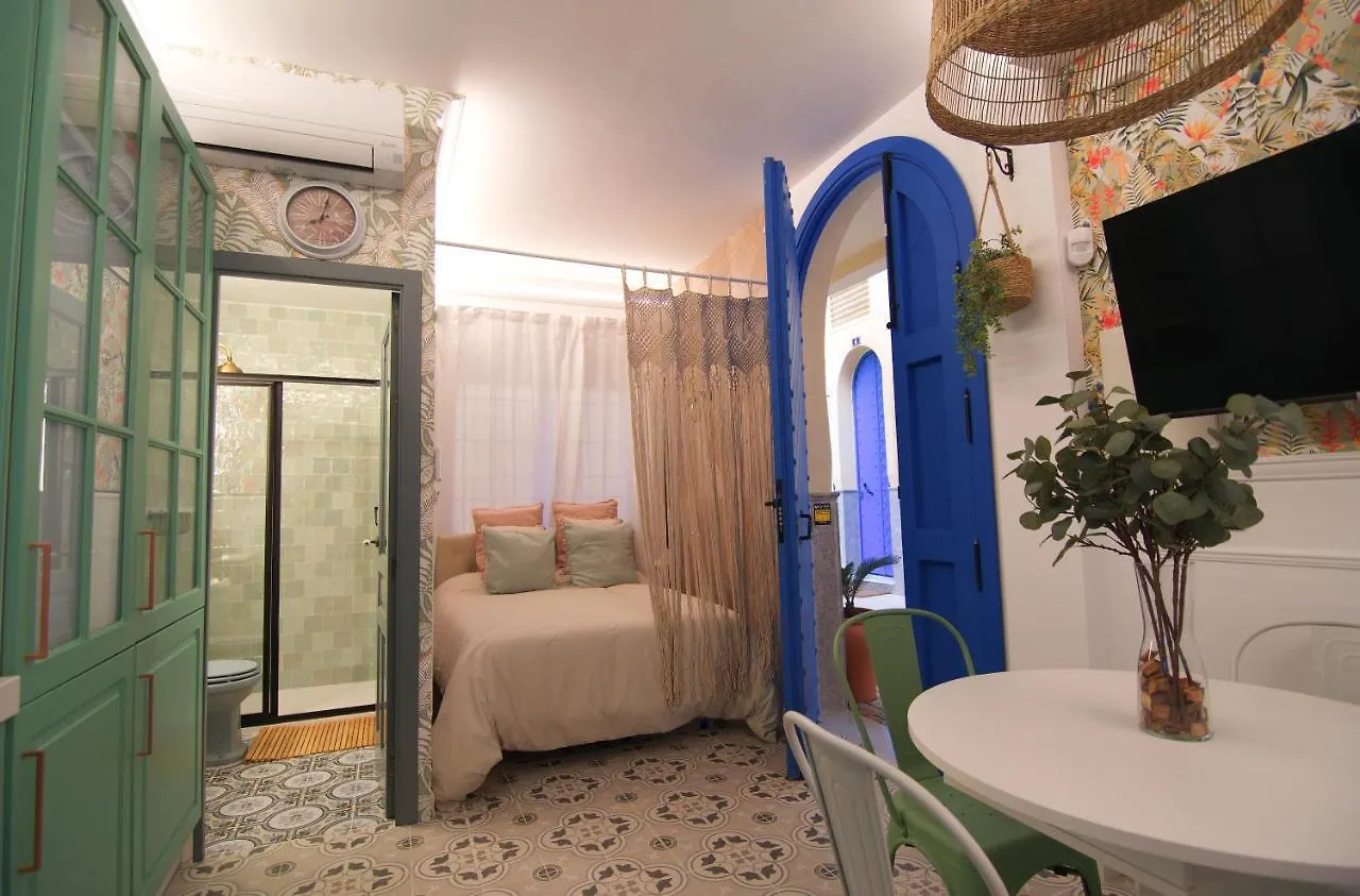 Mara'S Apartments Torremolinos La Mar - Beachfront Tiny House - Bajondillo